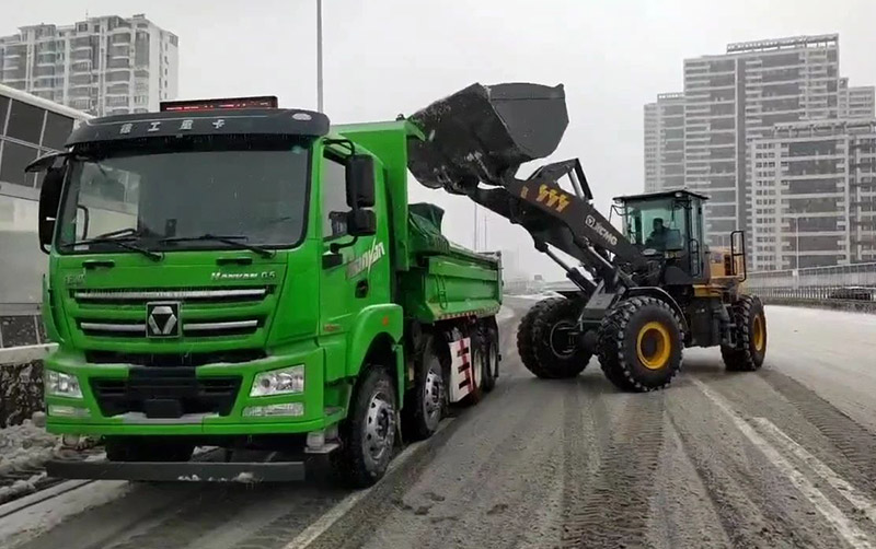 除雪保流通，尊龙凯时汽车在行动